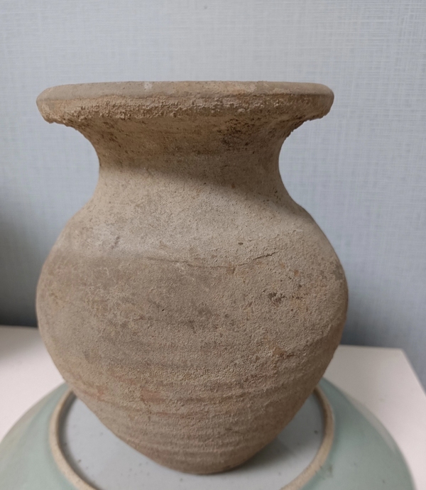 古玩陶瓷秦漢.撇口陶瓶拍賣,當(dāng)前價(jià)格298元
