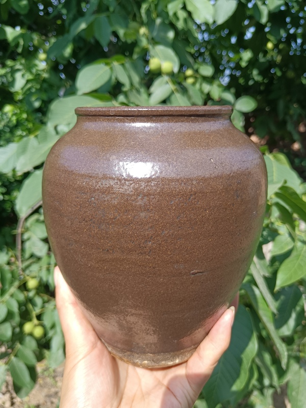 古玩陶瓷【晚清】褐釉罐【精美】拍賣,當(dāng)前價(jià)格5000元
