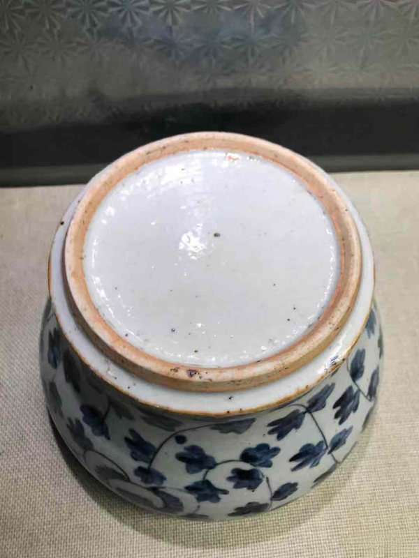 古玩陶瓷青花纏枝花卉紋馬蹄尊拍賣(mài),當(dāng)前價(jià)格6600元