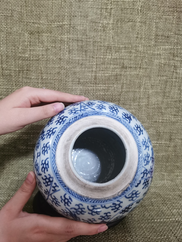 古玩陶瓷青花纏枝蓮紋罐拍賣，當(dāng)前價(jià)格1500元