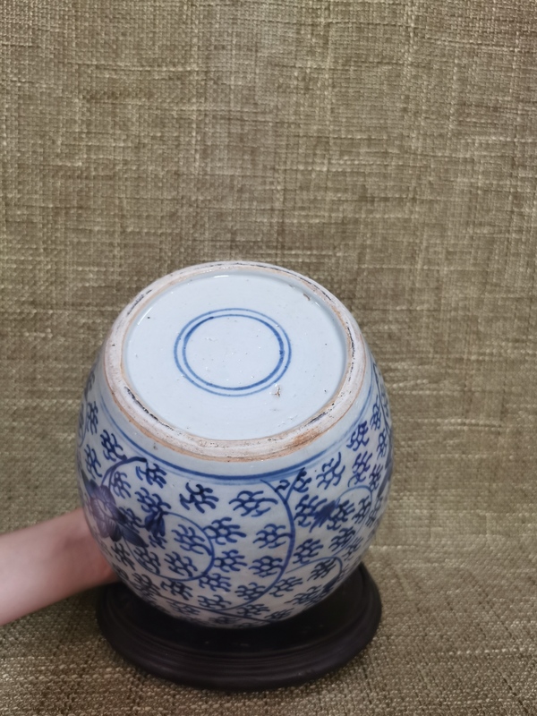 古玩陶瓷青花纏枝蓮紋罐拍賣，當(dāng)前價(jià)格1500元