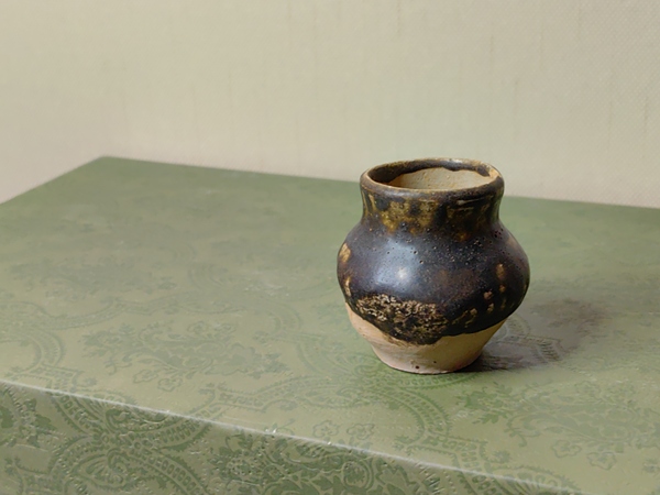 古玩陶瓷醬釉小水盂拍賣,當(dāng)前價(jià)格159元