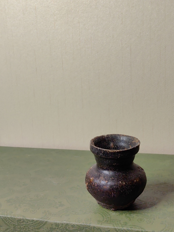 古玩陶瓷醬釉小水盂拍賣,當前價格189元