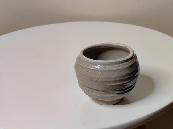 古玩陶瓷龍泉青瓷小蓋罐拍賣(mài),當(dāng)前價(jià)格499元