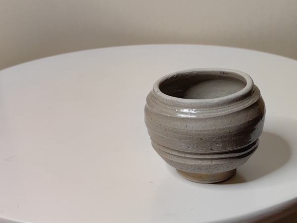 古玩陶瓷龍泉青瓷小蓋罐拍賣(mài),當(dāng)前價(jià)格499元