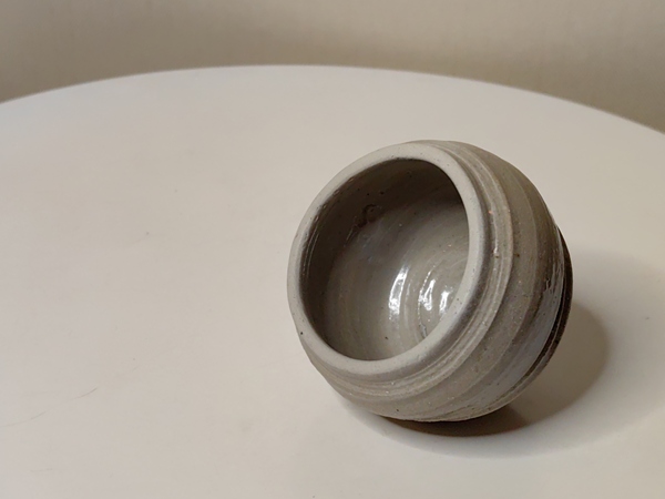 古玩陶瓷龍泉青瓷小蓋罐拍賣(mài),當(dāng)前價(jià)格499元