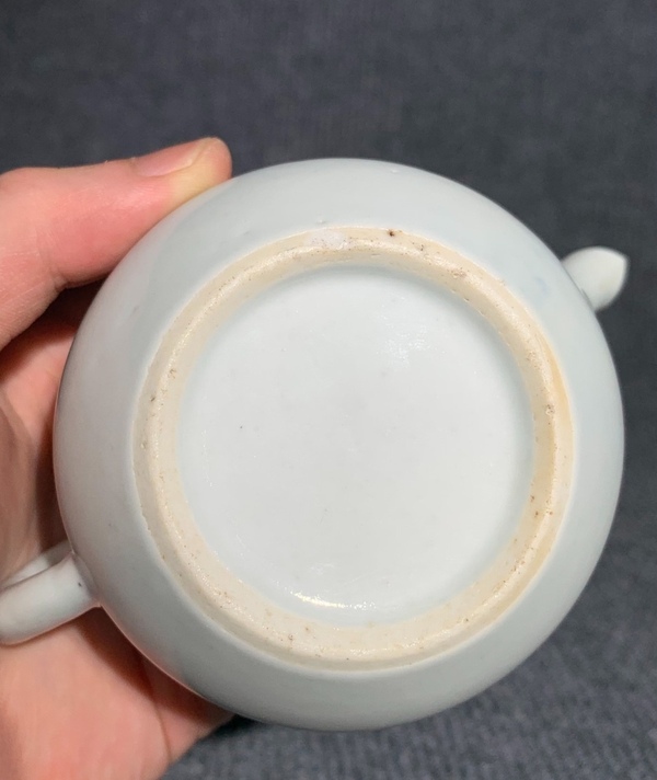 古玩陶瓷清晚期青花錦地花卉玲瓏瓷茶壺拍賣,當前價格2000元