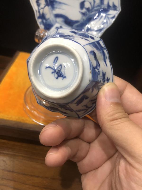古玩陶瓷(新年放漏中)清-康熙-鴛鴦戲水青花-六方杯碟套裝拍賣,當前價格2844元