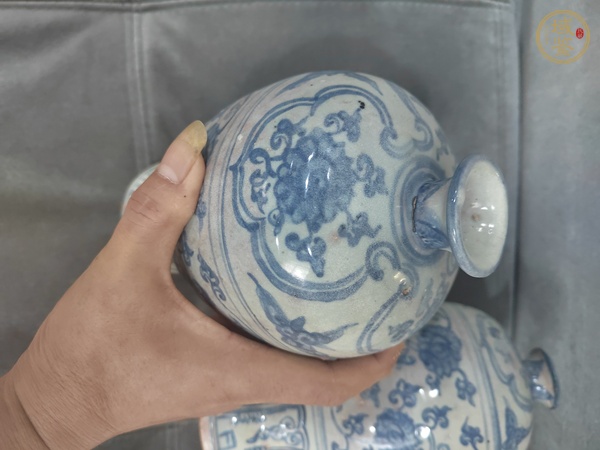 古玩陶瓷正德青花纏枝花卉梅瓶真品鑒賞圖