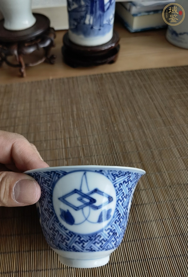 古玩陶瓷晚清青花康熙款茶盞真品鑒賞圖