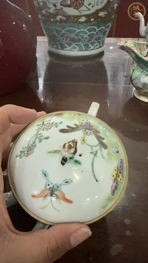 古玩陶瓷花鳥蝶紋粉彩執(zhí)壺真品鑒賞圖