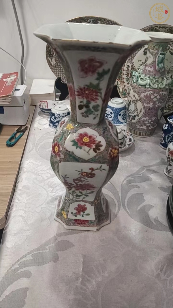 古玩陶瓷雍乾粉彩花觚真品鑒賞圖