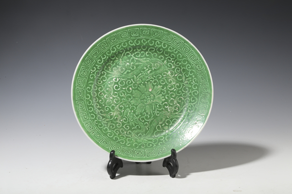 古玩轉(zhuǎn)賣(mài)綠彩龍穿花卉紋盤(pán)拍賣(mài)，當(dāng)前價(jià)格1588元