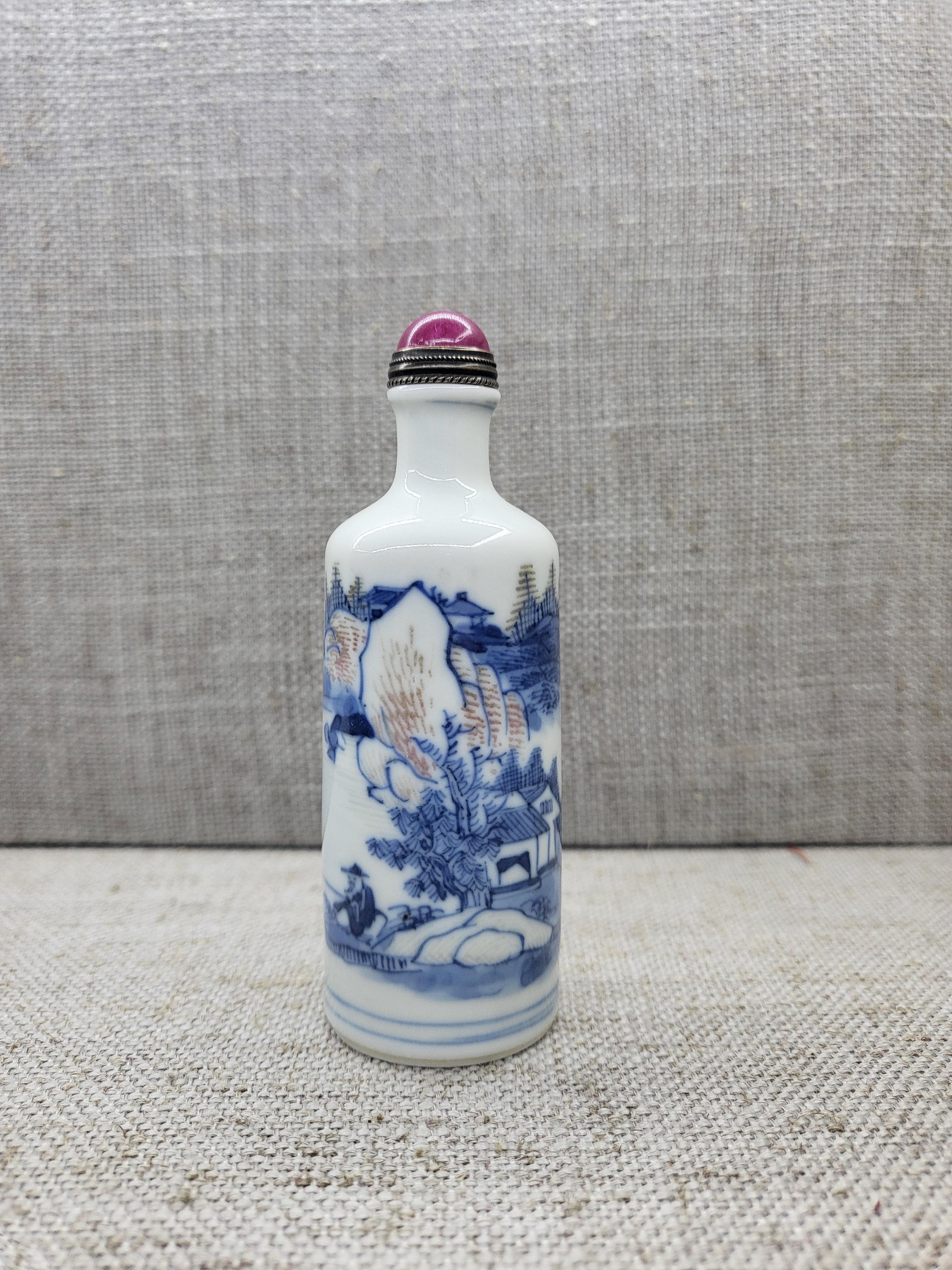 中国骨董 清中期 青花釉裏紅 人物 鼻煙壺 翡翠蓋 骨杓 美術品