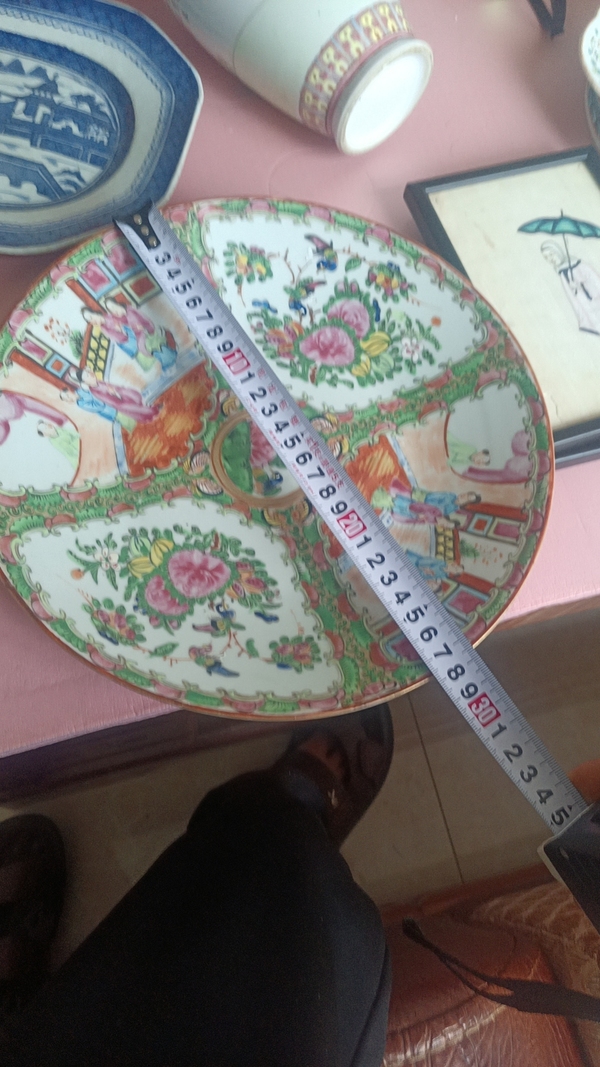 古玩陶瓷清代廣彩開窗花鳥人物賞盤拍賣,當(dāng)前價(jià)格1600元