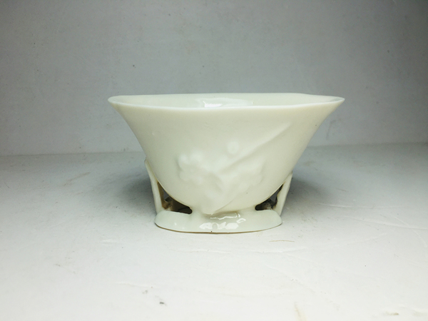 古玩陶瓷(精美)白釉梅花紋爵杯拍賣,當前價格1288元