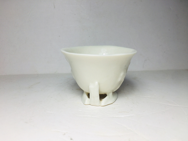 古玩陶瓷(精美)白釉梅花紋爵杯拍賣,當前價格1288元