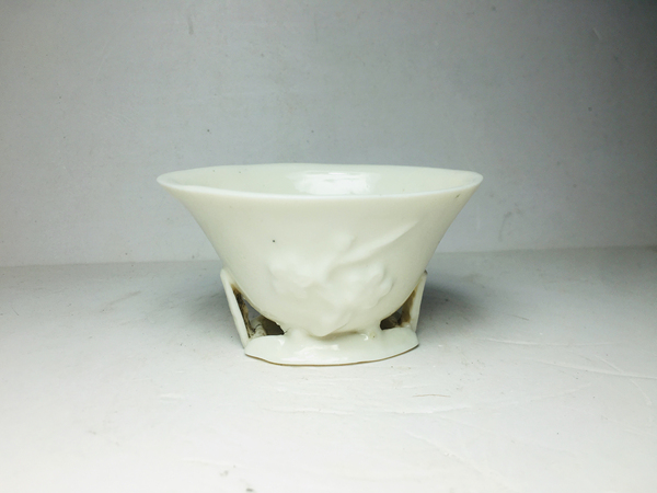 古玩陶瓷(精美)白釉梅花紋爵杯拍賣,當前價格1288元
