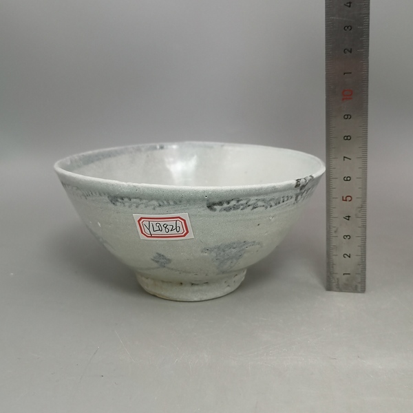 古玩陶瓷明代弘治青花內海螺外折枝花卉紋碗拍賣,當前價格288元