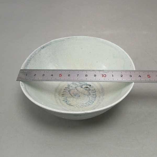 古玩陶瓷明代弘治青花內海螺外折枝花卉紋碗拍賣,當前價格288元