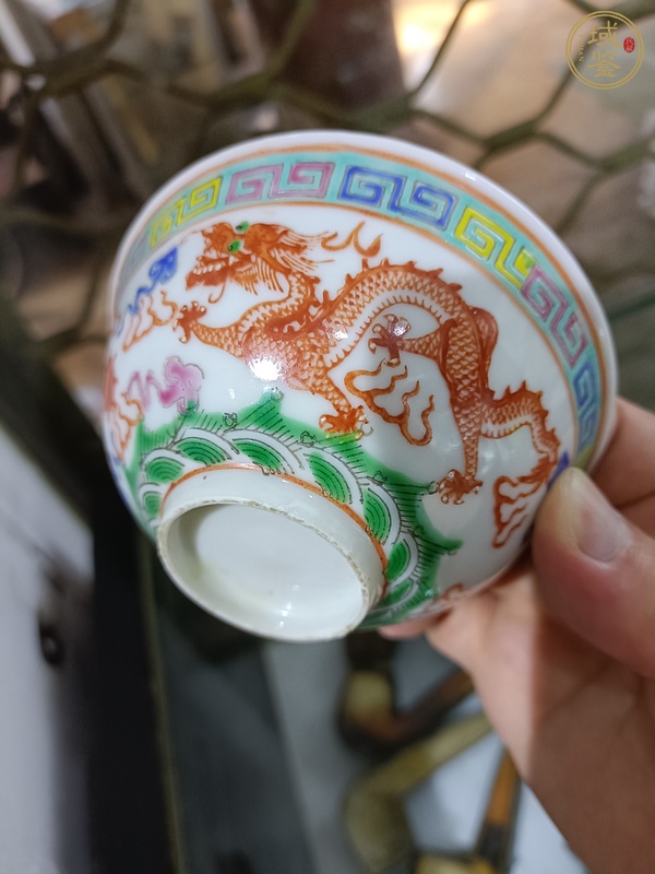 古玩陶瓷龍鳳紋粉彩碗真品鑒賞圖