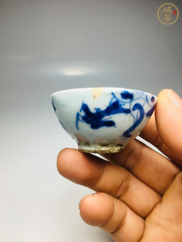 古玩陶瓷青花過(guò)墻龍紋杯真品鑒賞圖