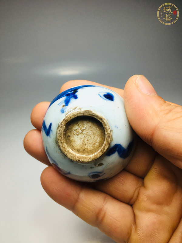 古玩陶瓷青花過(guò)墻龍紋杯真品鑒賞圖