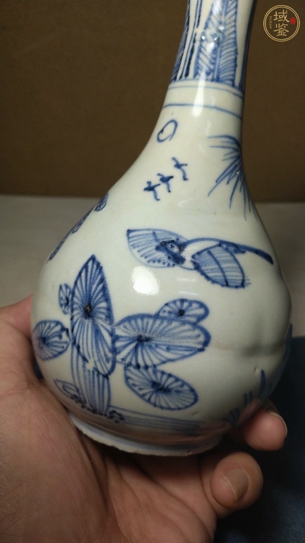 古玩陶瓷線描花鳥紋青花錐把瓶真品鑒賞圖