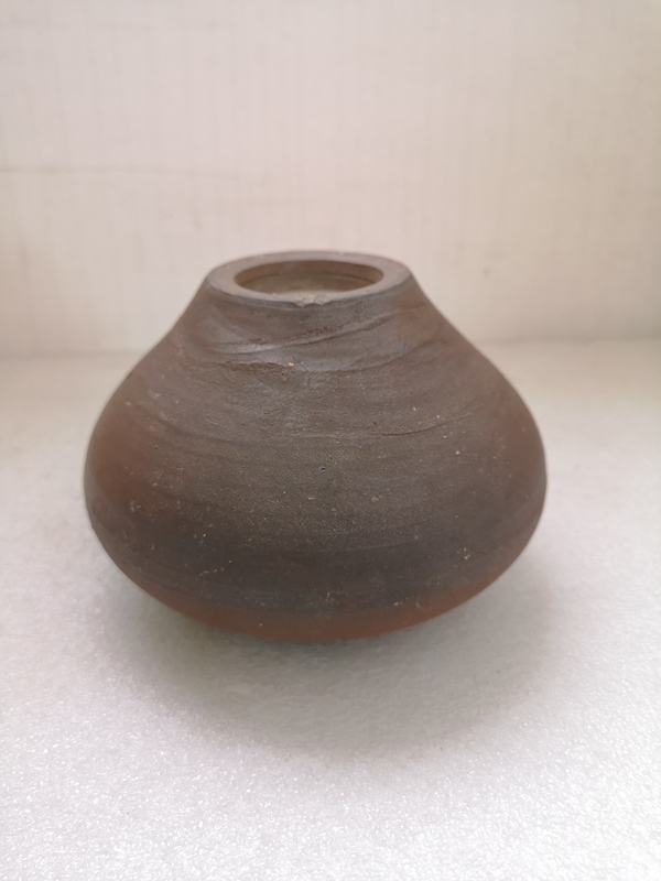 古玩陶瓷明清風格的小罐拍賣,當前價格750元