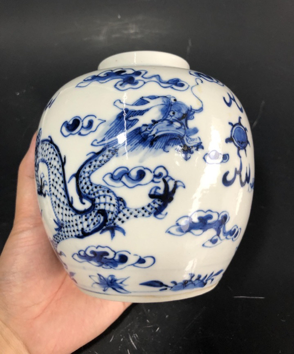 古玩陶瓷青花祥云龍紋蓋罐拍賣,當前價格5000元