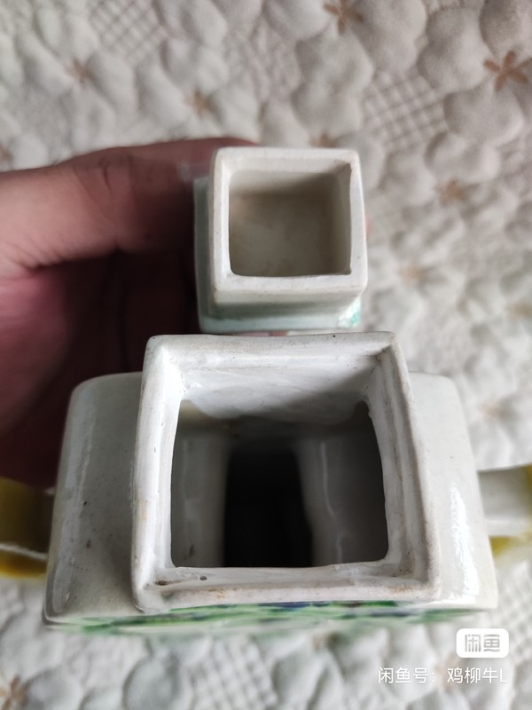 古玩陶瓷民國時期素三彩花卉壽字形執(zhí)壺拍賣,當(dāng)前價格4800元