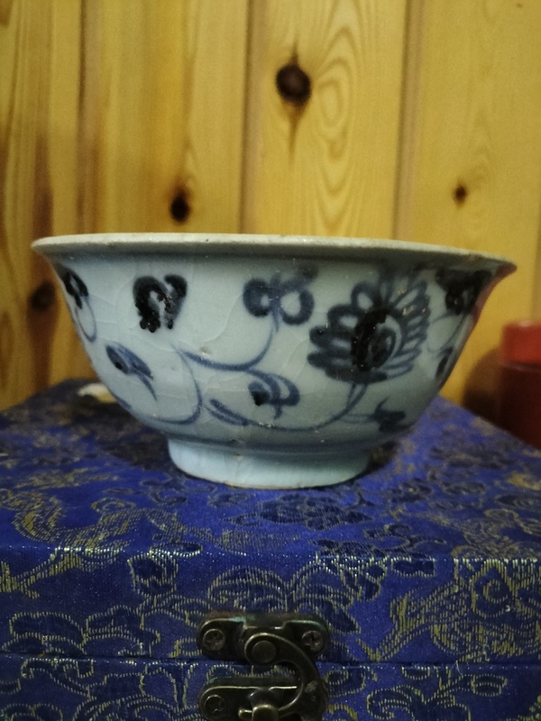 古玩陶瓷青花菊花紋碗拍賣，當(dāng)前價(jià)格1234元