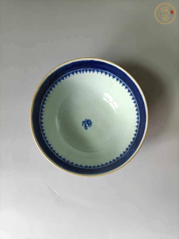 古玩陶瓷青花花卉紋茶碗真品鑒賞圖