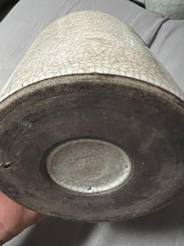 古玩陶瓷哥釉***花鳥紋筆筒拍賣,當前價格8888元