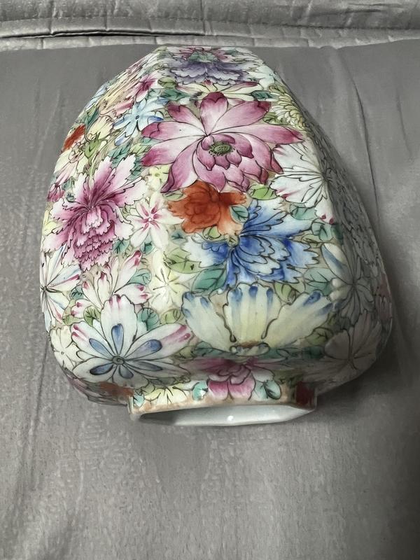 古玩陶瓷粉彩百花不落地紋八方蓋罐拍賣(mài),當(dāng)前價(jià)格5688元