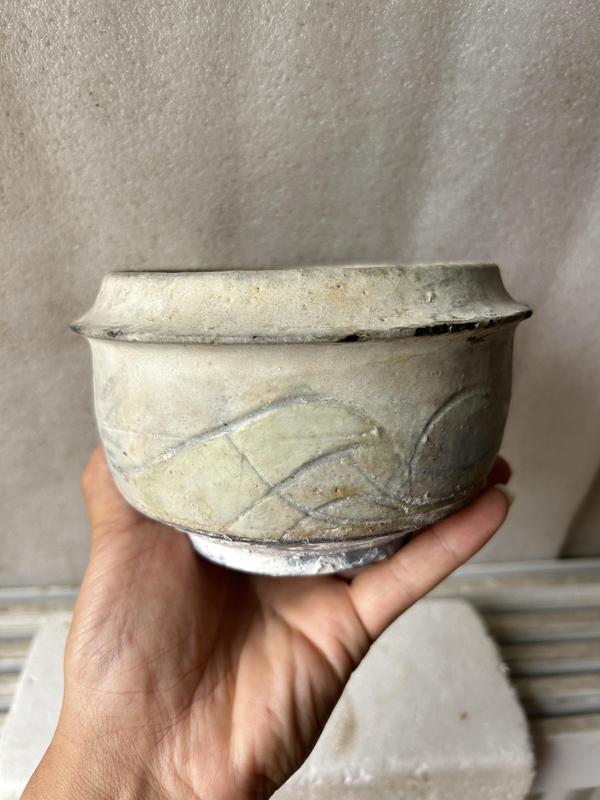 古玩陶瓷元代 白釉刻花紋香爐拍賣,當前價格358元