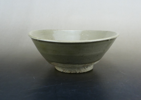 古玩陶瓷明代.龍泉青瓷唇口碗拍賣,當前價格685元