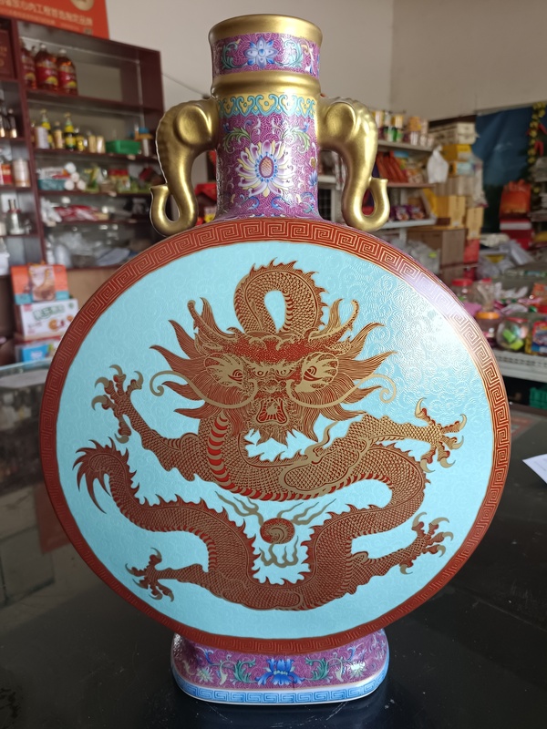 古玩陶瓷現代工藝品洋彩軋道龍鳳八吉祥紋象耳瓶拍賣,當前價格58888元