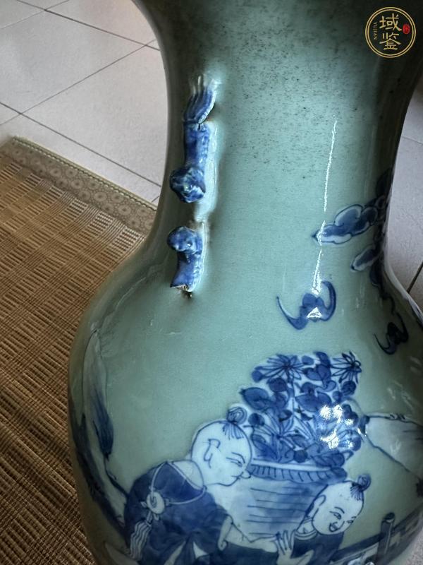 古玩陶瓷豆青釉青花瓶真品鑒賞圖