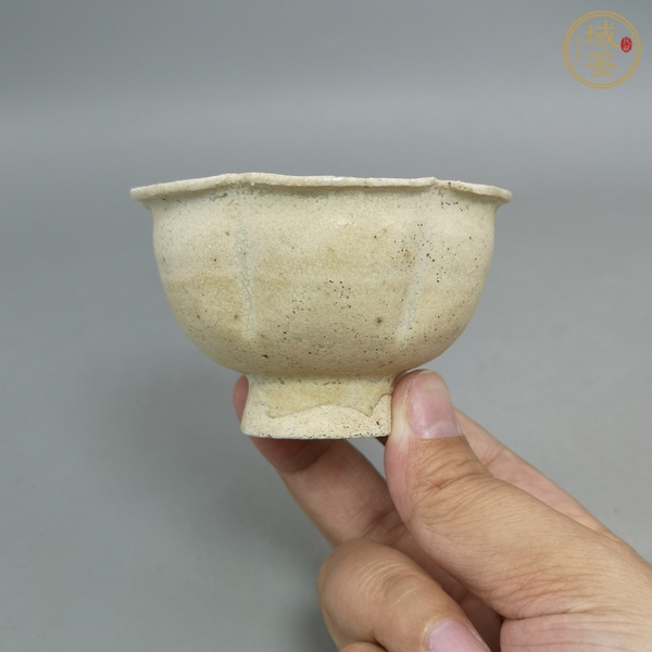 古玩陶瓷青白釉花口杯真品鑒賞圖