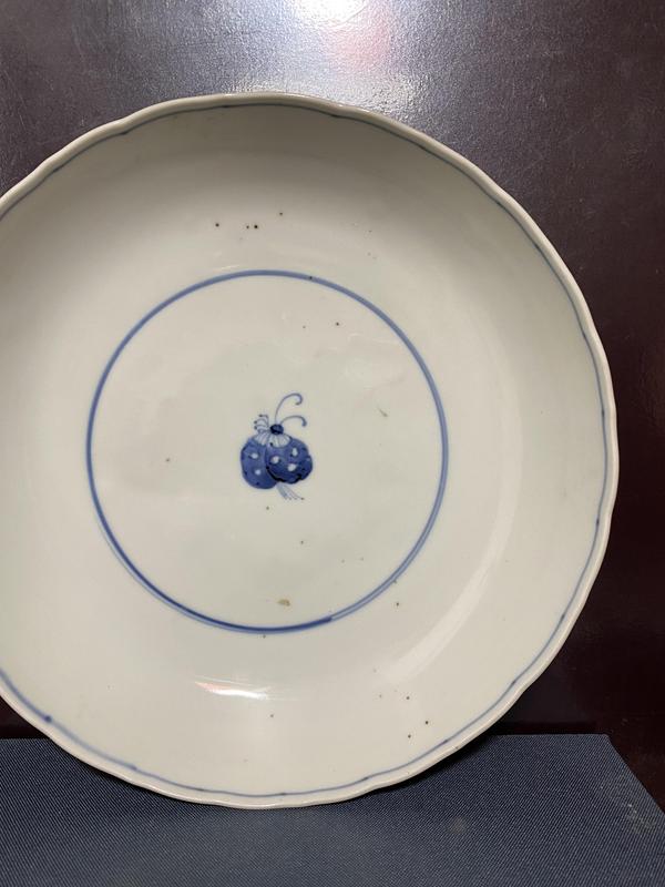 古玩陶瓷清,留白蝴蝶紋盤拍賣,當前價格2680元