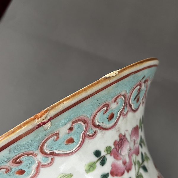 古玩陶瓷粉彩團鳳花卉紋花觚拍賣,當前價格10000元