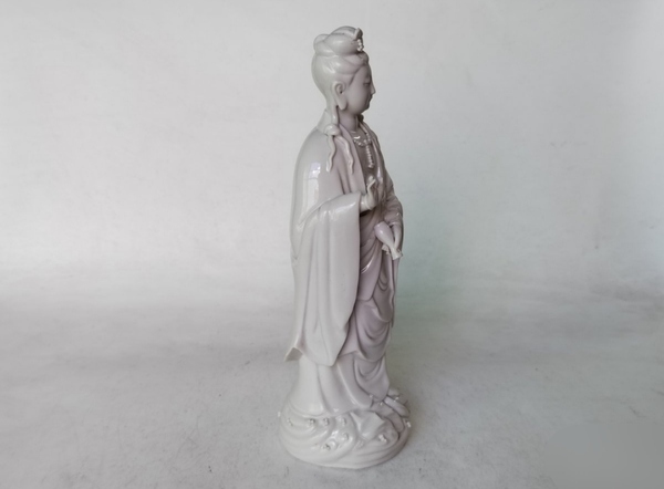 古玩陶瓷德化白瓷觀音像拍賣,當前價格1900元