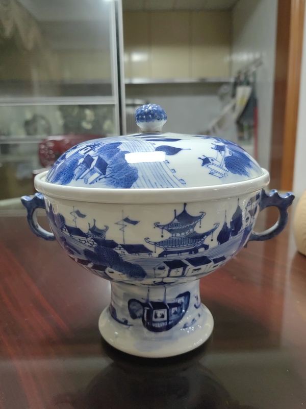 古玩陶瓷乾隆樓臺亭閣山水紋青花高足暖鍋拍賣,當前價格33000元