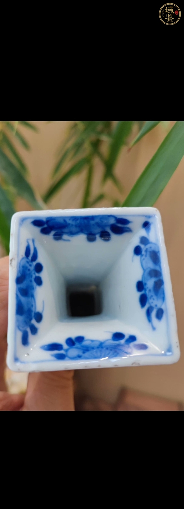 古玩陶瓷康熙·青花仕女花卉紋小花觚真品鑒賞圖