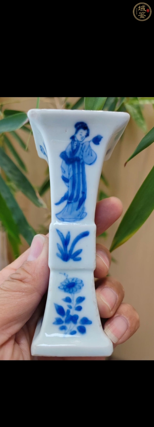 古玩陶瓷康熙·青花仕女花卉紋小花觚真品鑒賞圖
