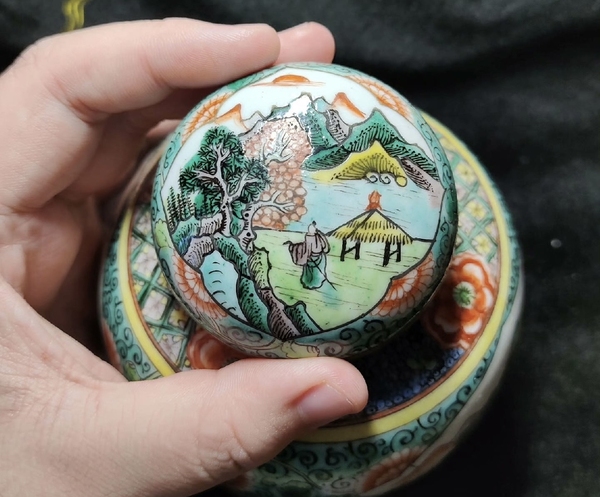 古玩陶瓷【精品】清光緒·五彩山水高仕花鳥紋蓋罐拍賣,當前價格6600元