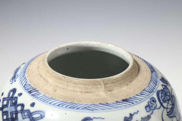 古玩陶瓷【21點(diǎn)10分截拍】雍正·青花博古紋罐拍賣，當(dāng)前價(jià)格19800元