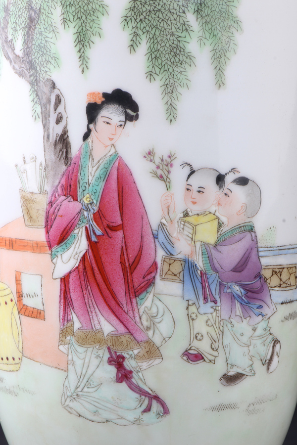 古玩陶瓷【8325】567粉彩庭院美人嬰戲圖棒槌瓶拍賣,當前價格2980元