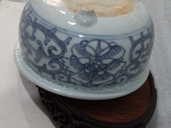 古玩陶瓷纏枝花卉紋青花香爐拍賣,當前價格2880元